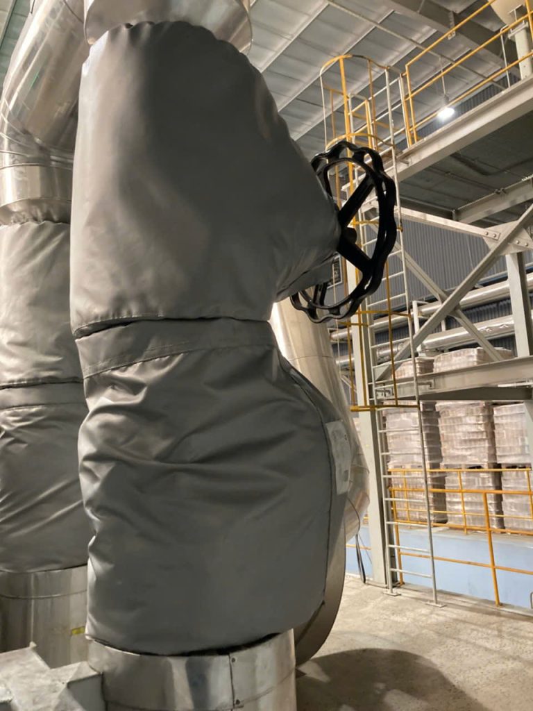 Làm sao giảm nguy cơ bỏng cho nhân viên nhà máy?